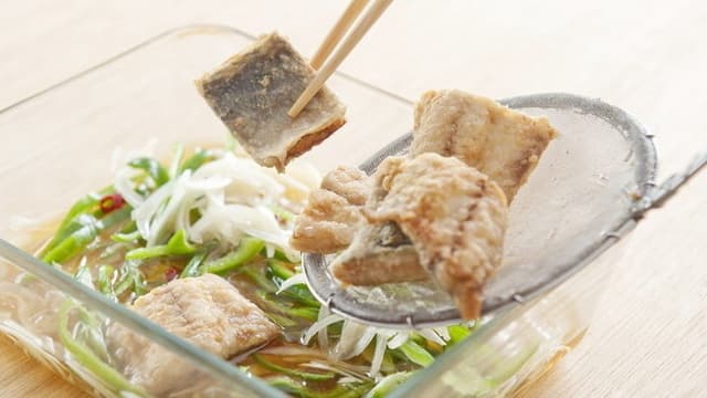 <span class="" word="ア">ア</span><span class="" word="ジ">ジ</span><span class="" word="の">の</span><span class="unknown" word="南蛮">南蛮</span><span class="unknown" word="漬け">漬け</span>