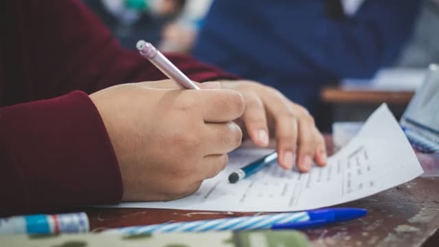 <span class="" word="A">A</span><span class="" word="I">I</span><ruby ><rb><span class="jlpt-n3" word="活用">活用</span></rb><rt>かつよう</rt></ruby><span class="" word="が">が</span><ruby ><rb><span class="unknown" word="米国">米国</span></rb><rt>べいこく</rt></ruby><ruby ><rb><span class="jlpt-n5" word="学生">学生</span></rb><rt>がくせい</rt></ruby><span class="" word="の">の</span><ruby ><rb><span class="jlpt-n3" word="学習">学習</span></rb><rt>がくしゅう</rt></ruby><ruby ><rb><span class="jlpt-n3" word="態度">態度</span></rb><rt>たいど</rt></ruby><span class="" word="と">と</span><ruby ><rb><span class="jlpt-n3" word="人間">人間</span><span class="jlpt-n4" word="関係">関係</span></rb><rt>にんげんかんけい</rt></ruby><span class="" word="に">に</span><ruby ><rb><span class="" word="及">及</span></rb><rt>およ</rt></ruby><span class="" word="ぼ">ぼ</span><span class="" word="す">す</span><ruby ><rb><span class="jlpt-n3" word="影響">影響</span></rb><rt>えいきょう</rt></ruby>